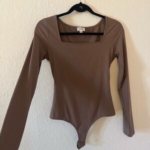 Le Lis Brown Ribbed Long Sleeve Bodysuit